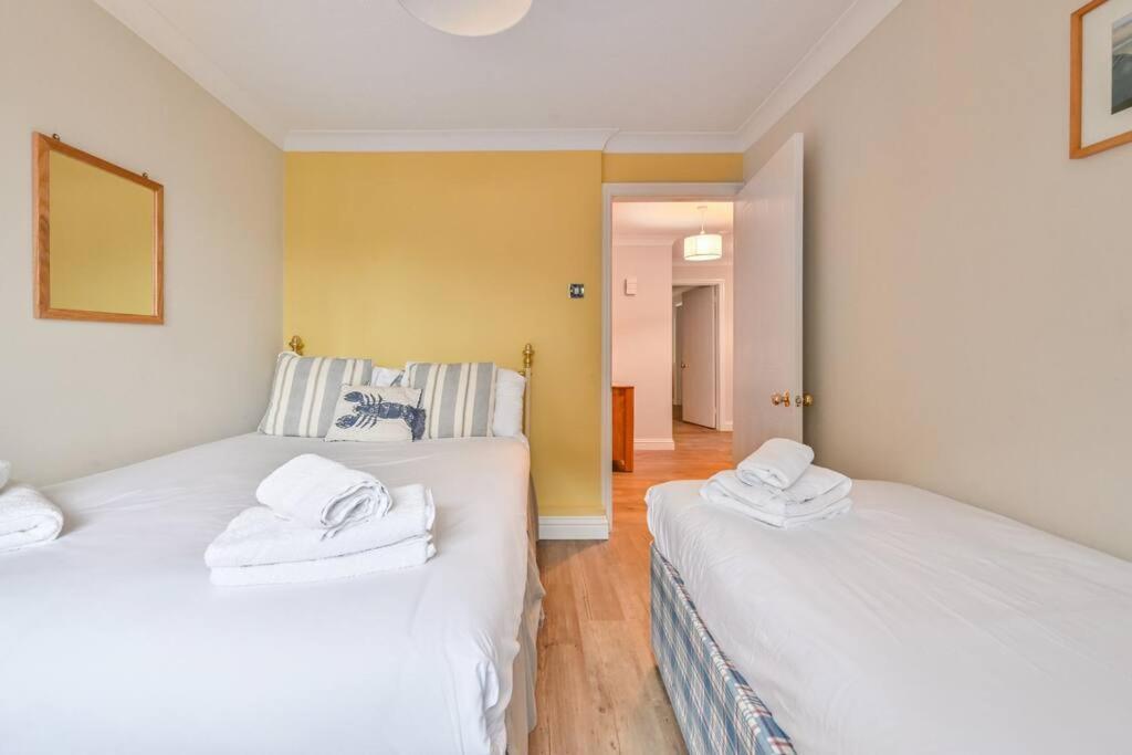 Spacious Sandbanks Apartment Near Beach And Bars With Free Parking Poole Eksteriør bilde