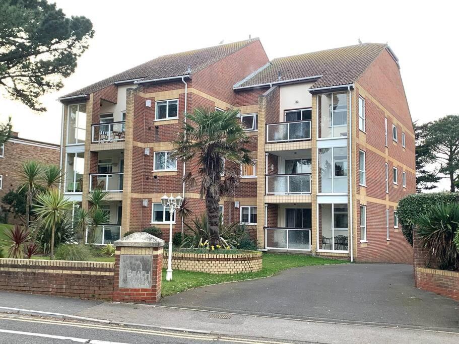 Spacious Sandbanks Apartment Near Beach And Bars With Free Parking Poole Eksteriør bilde