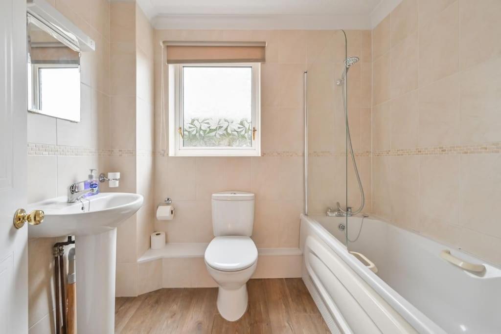 Spacious Sandbanks Apartment Near Beach And Bars With Free Parking Poole Eksteriør bilde
