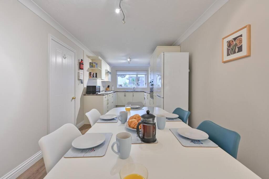 Spacious Sandbanks Apartment Near Beach And Bars With Free Parking Poole Eksteriør bilde